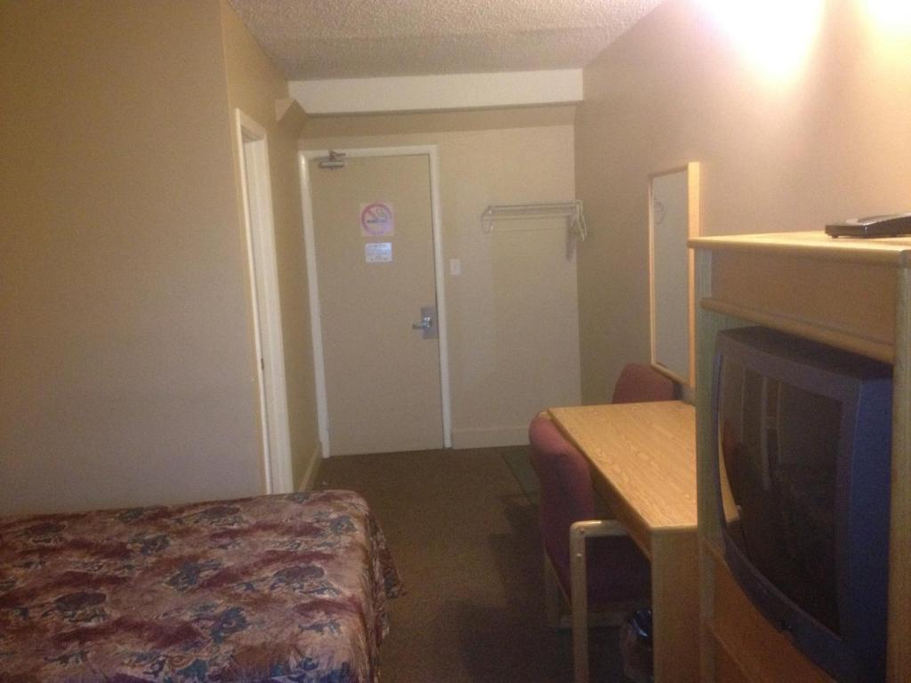 Nights Inn Motel Thunder Bay Room photo